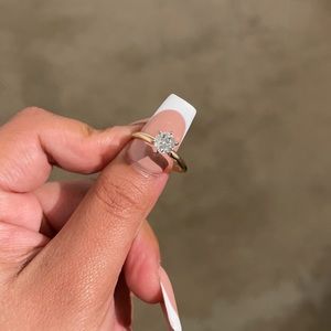 .95-1.00 cttw yellow gold women’s engagement ring